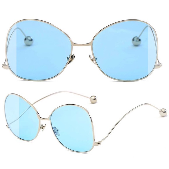 Cali’s ‘02 - Picture 4 of 8